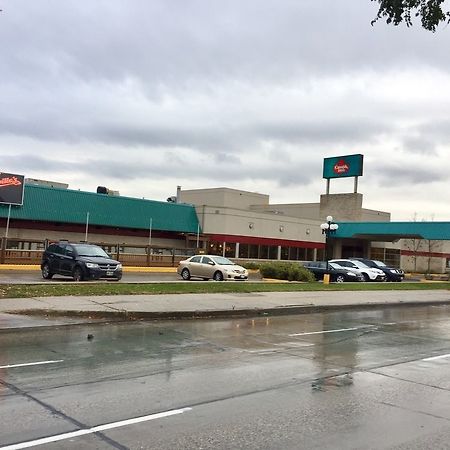 Canad Inns Destination Centre Transcona Winnipeg Esterno foto