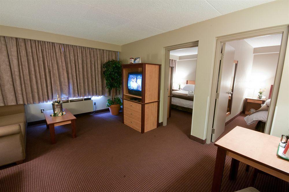 Canad Inns Destination Centre Transcona Winnipeg Esterno foto