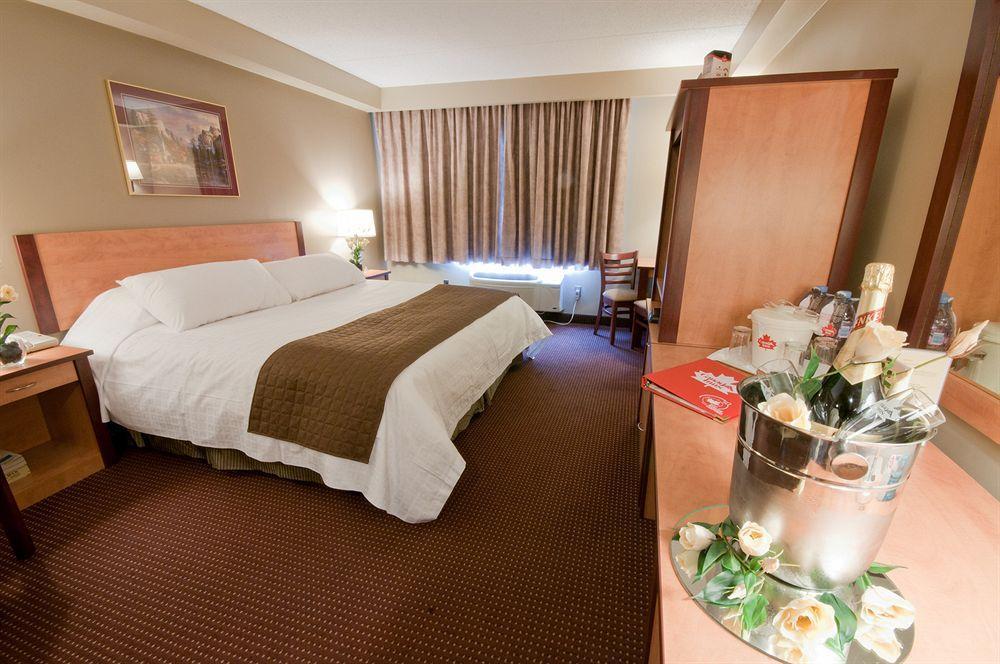 Canad Inns Destination Centre Transcona Winnipeg Esterno foto