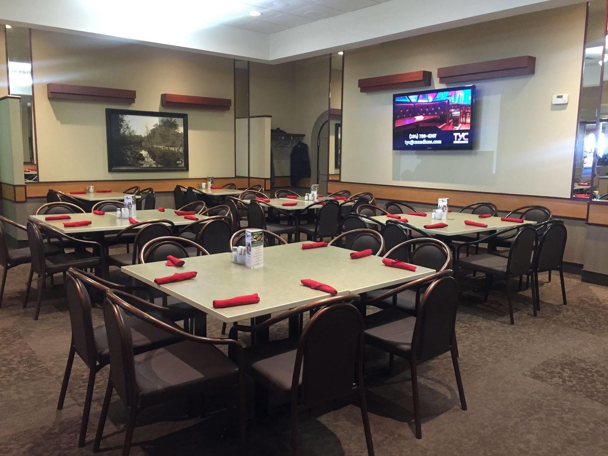 Canad Inns Destination Centre Transcona Winnipeg Esterno foto
