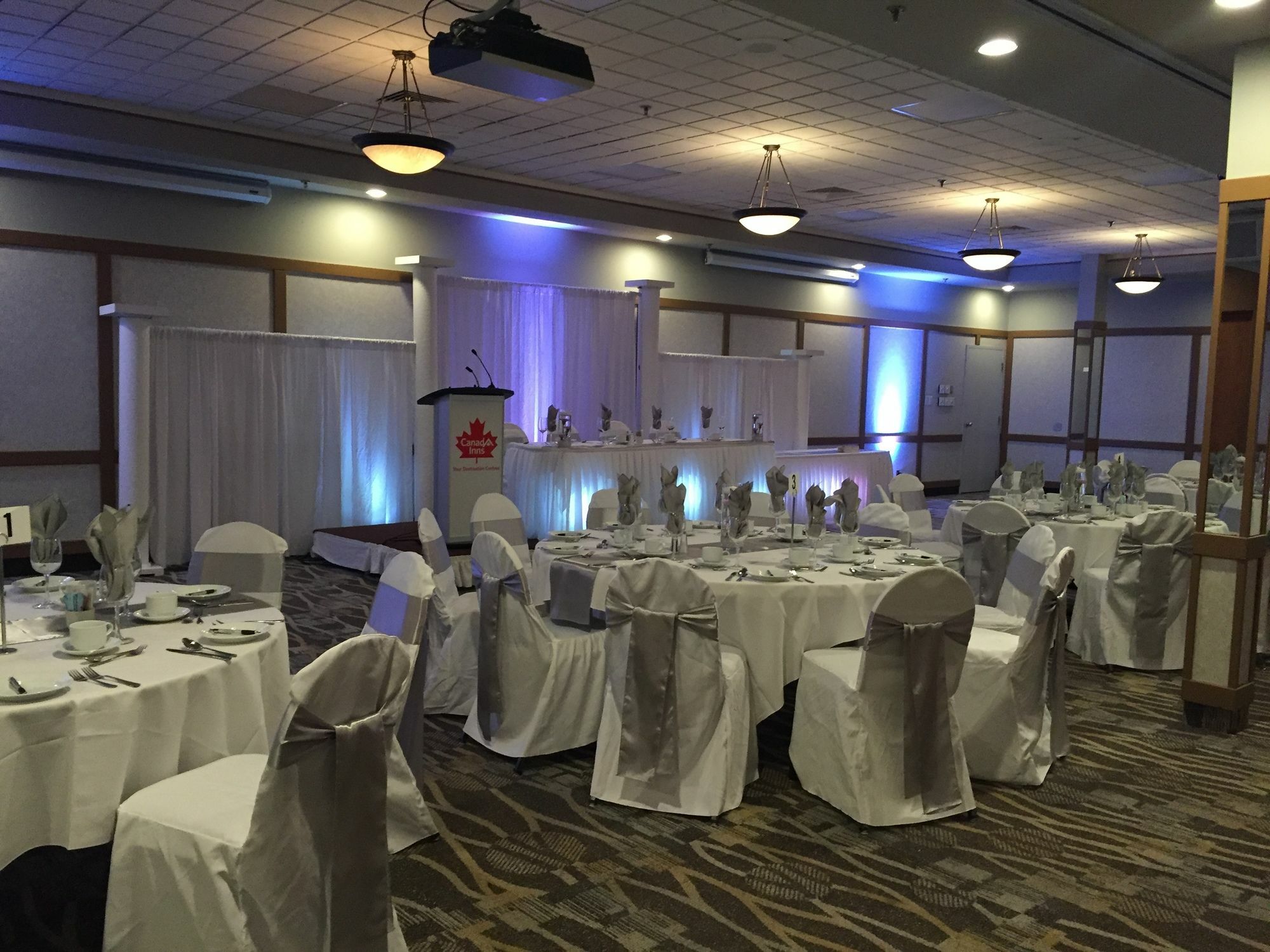 Canad Inns Destination Centre Transcona Winnipeg Esterno foto