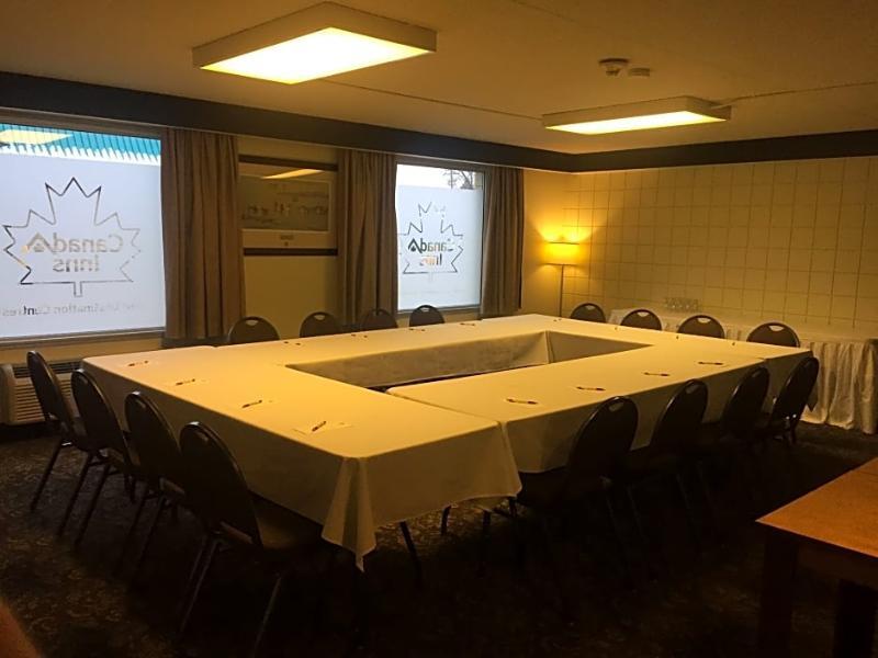 Canad Inns Destination Centre Transcona Winnipeg Esterno foto